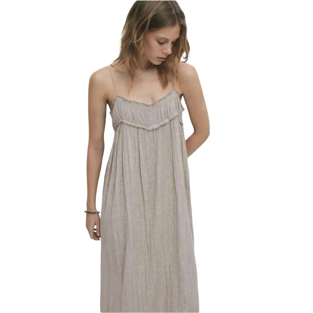 Massimo Dutti
Long  Gathered  Halter Neck Strappy Dress in Sz S - Picture 3 of 11